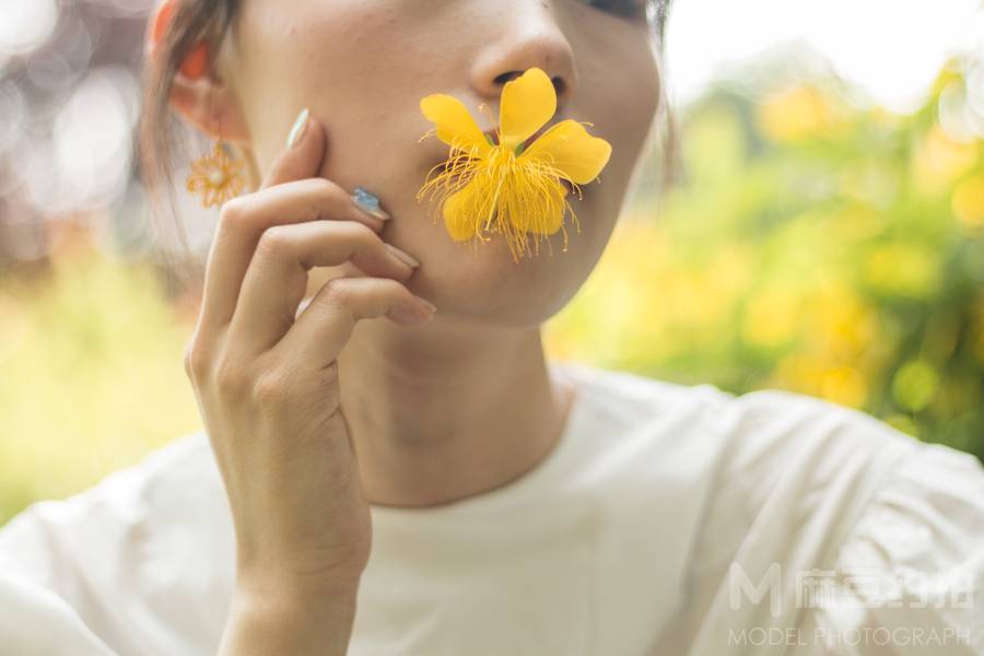 情绪模特