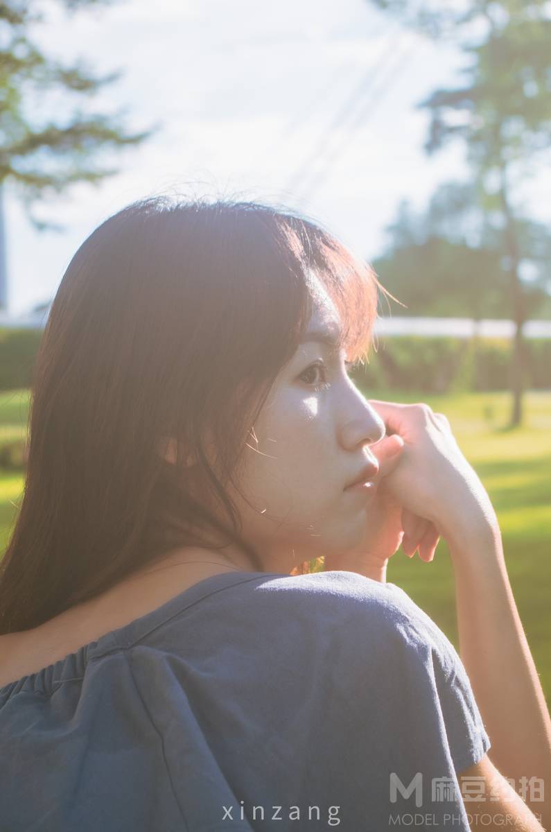 情绪模特