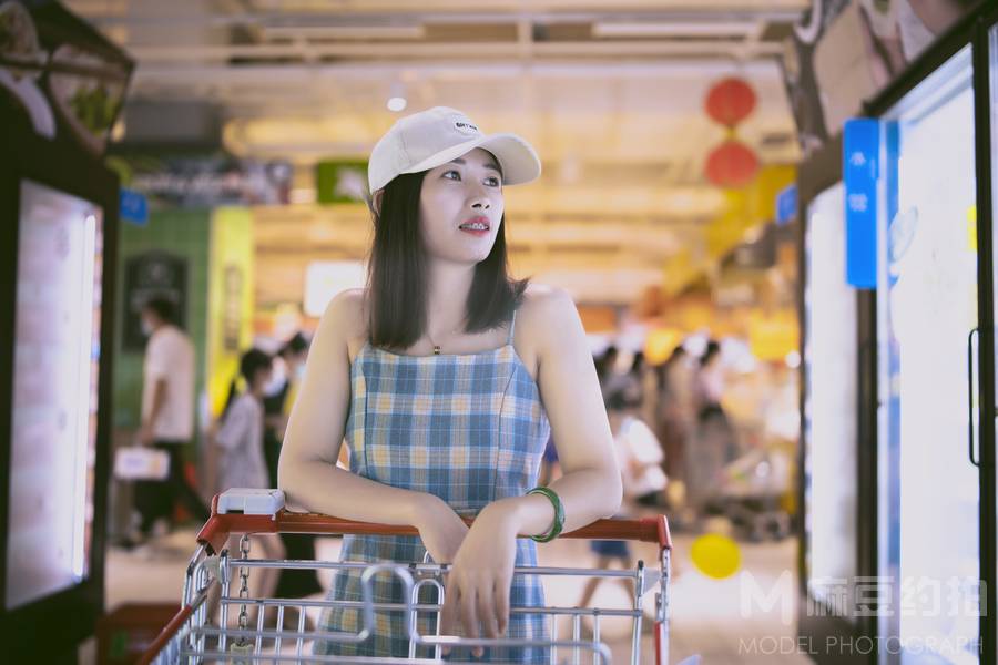 情绪模特