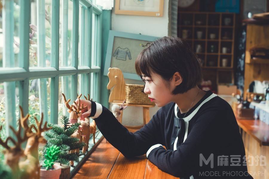 情绪模特
