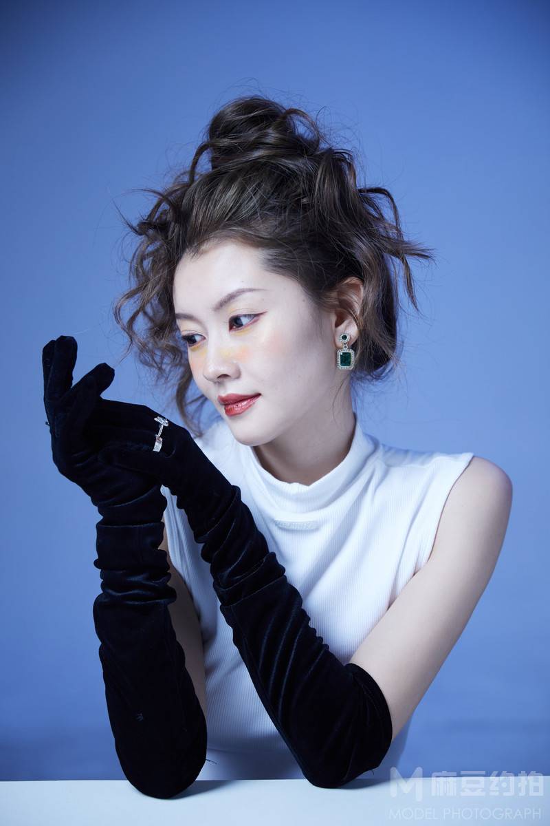情绪模特