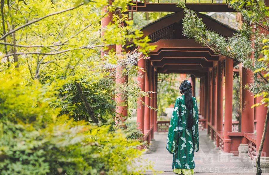 汉服模特