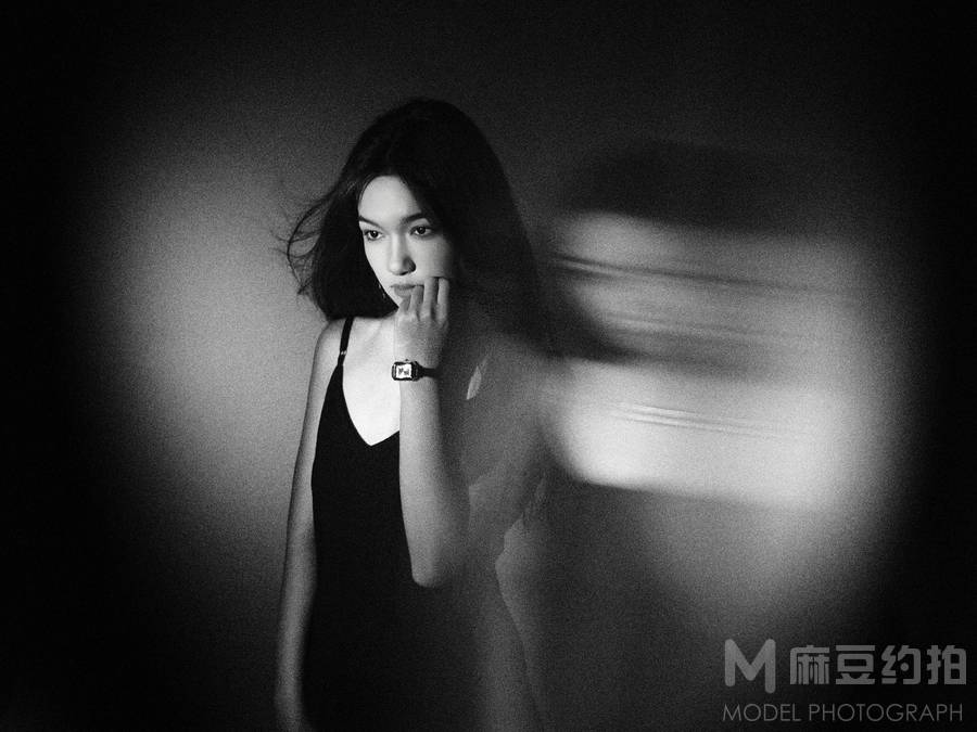 黑白模特