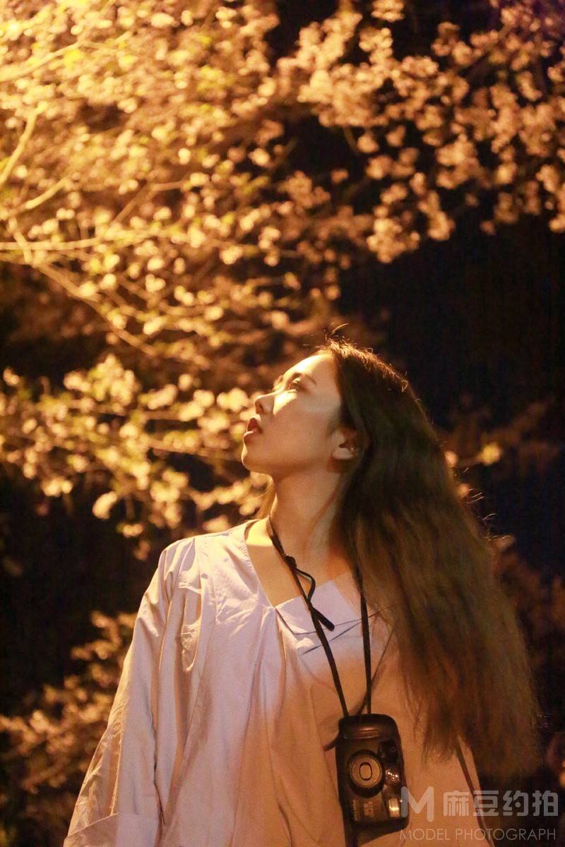 夜景模特