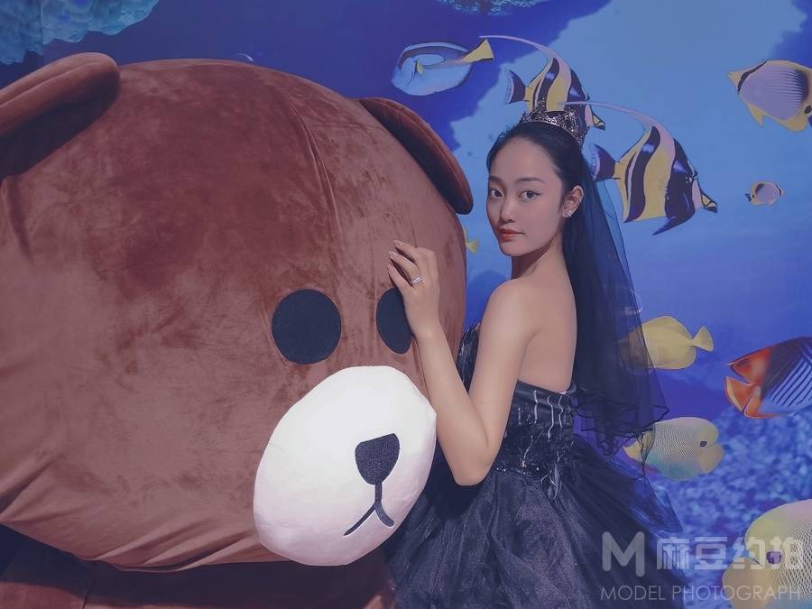 情绪模特
