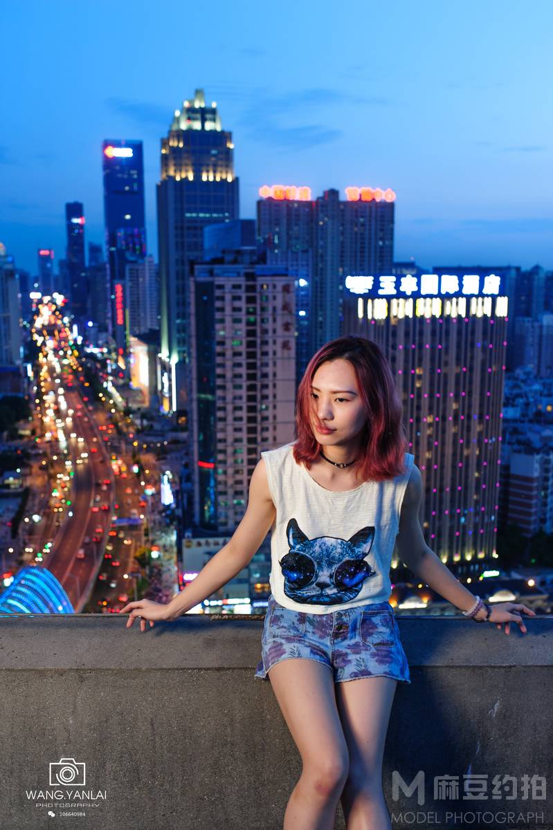 情绪模特