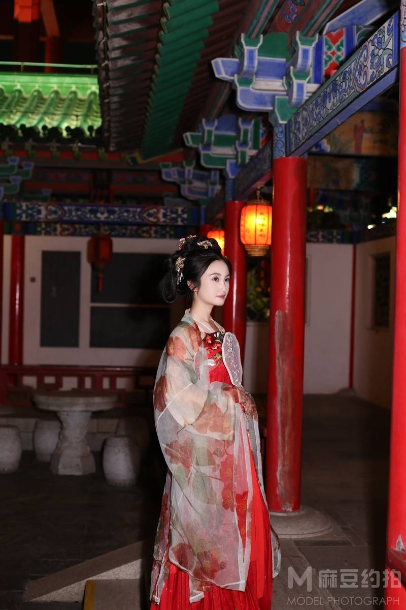 汉服模特