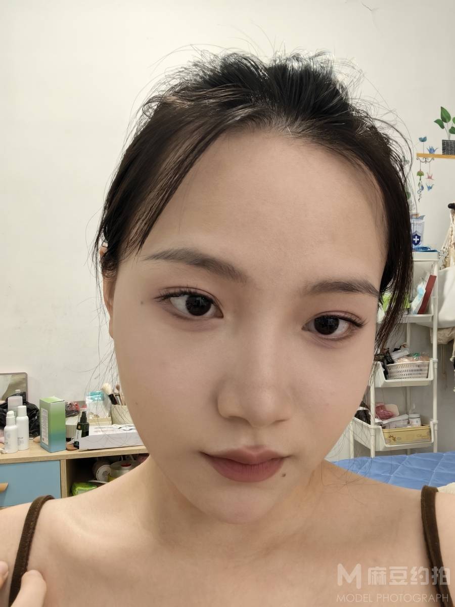 妆容模特