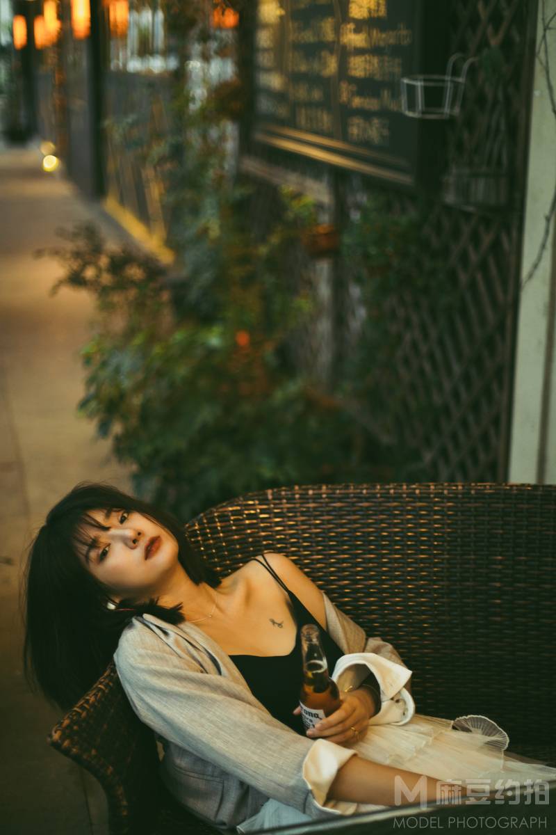 情绪模特