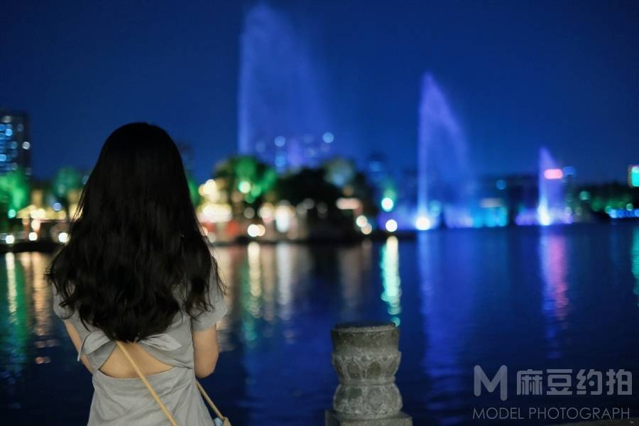 夜景模特