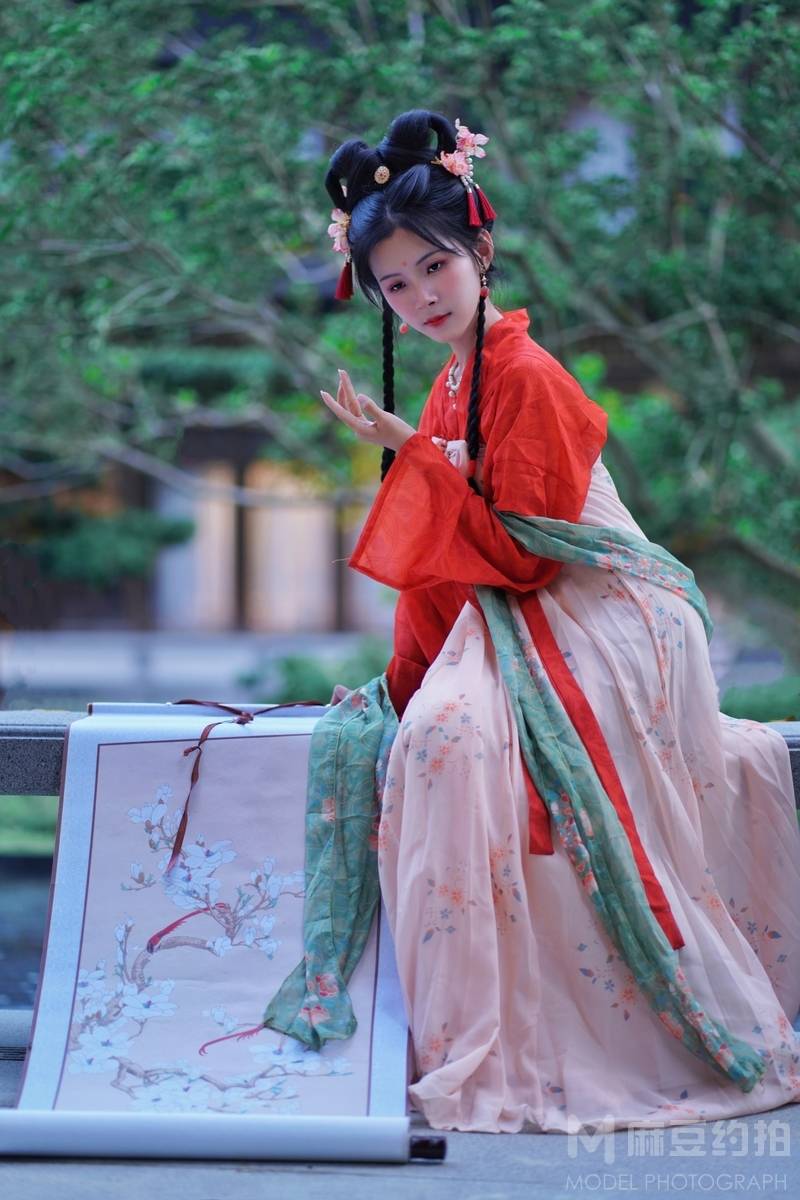汉服模特