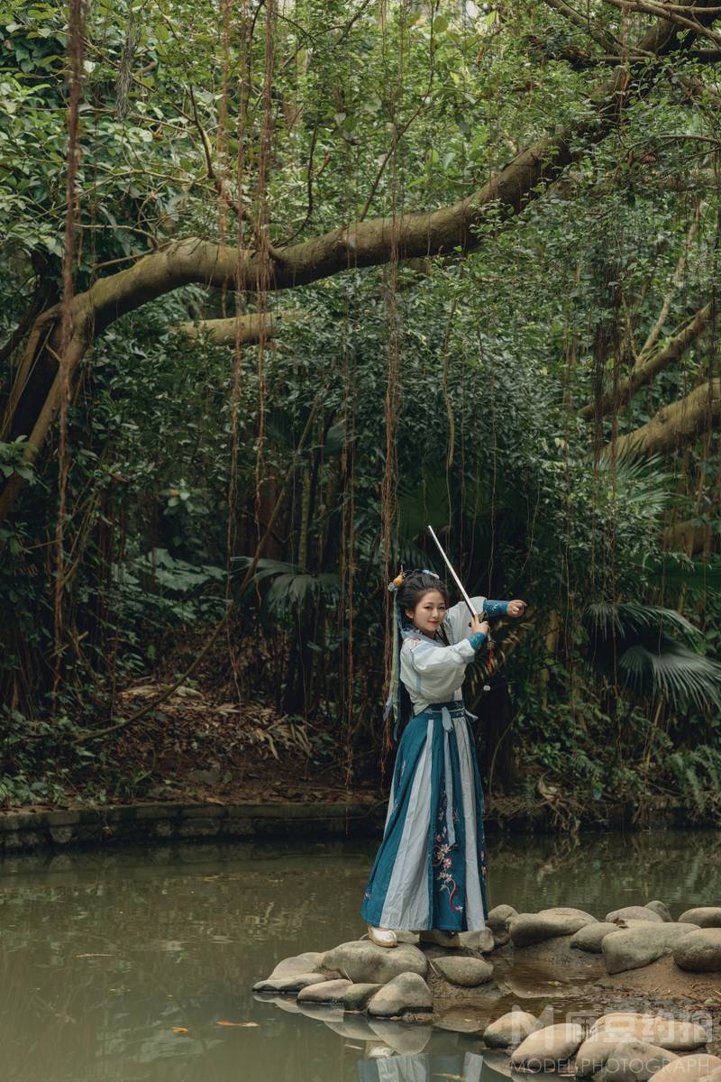 汉服模特