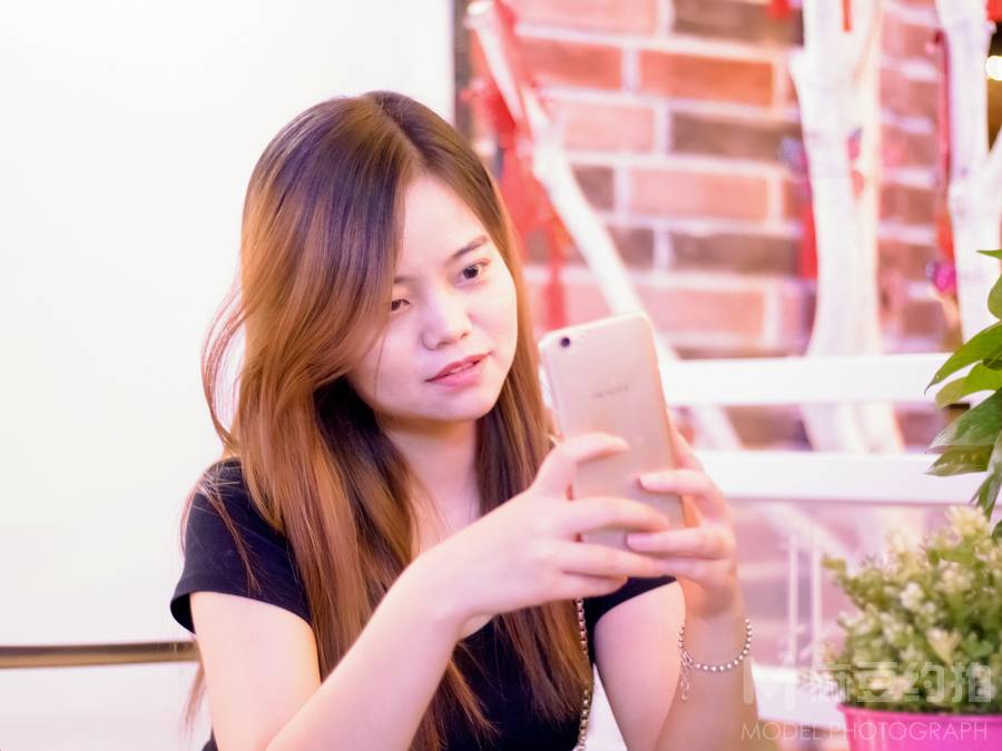 情绪模特