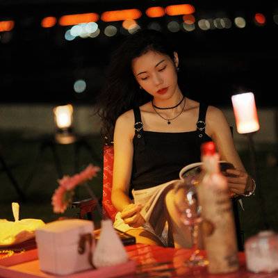 情绪模特