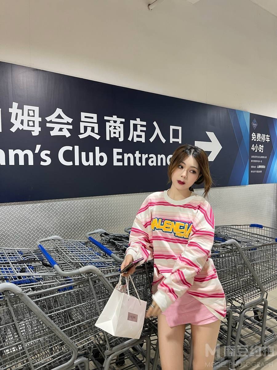 校园模特