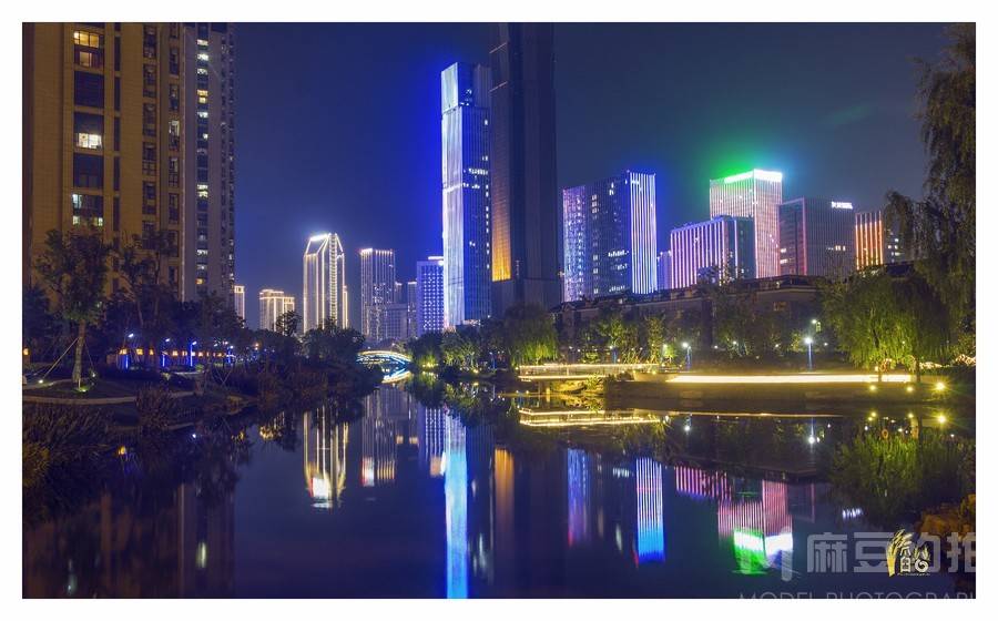 夜景模特