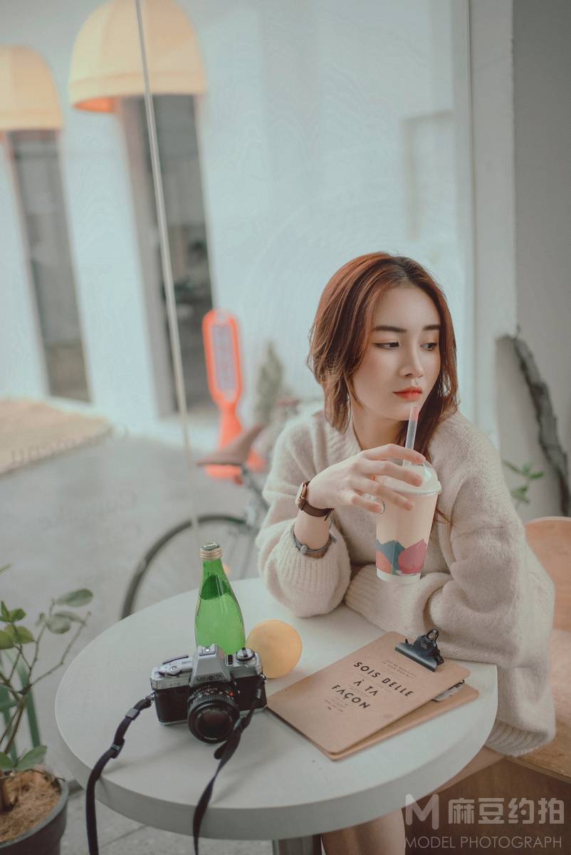 情绪模特